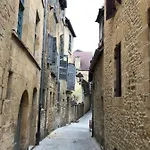 Апартаменты Les Arcades Сарла-ла-Канеда